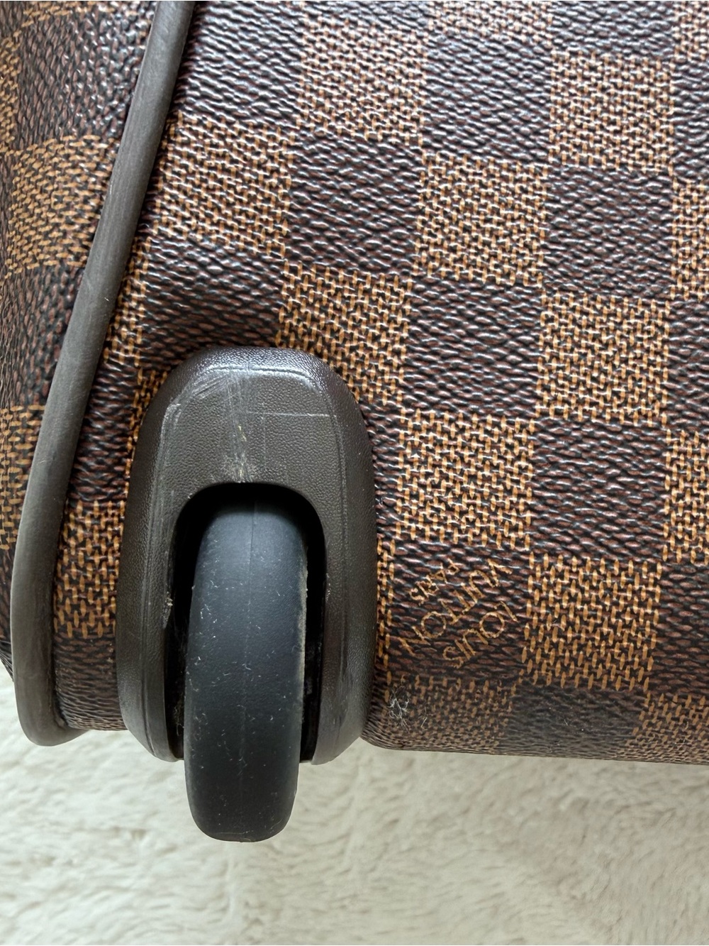 Louis Vuitton travel luggage bag with rolling wheels Authentic Retail 3800$ - Picture 13 of 15